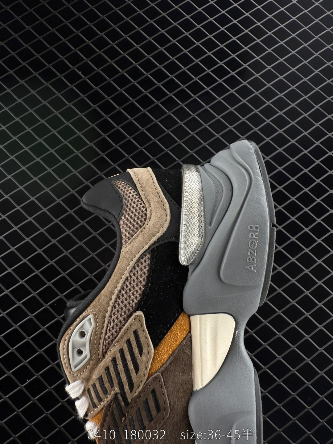 New Balance    NB9060